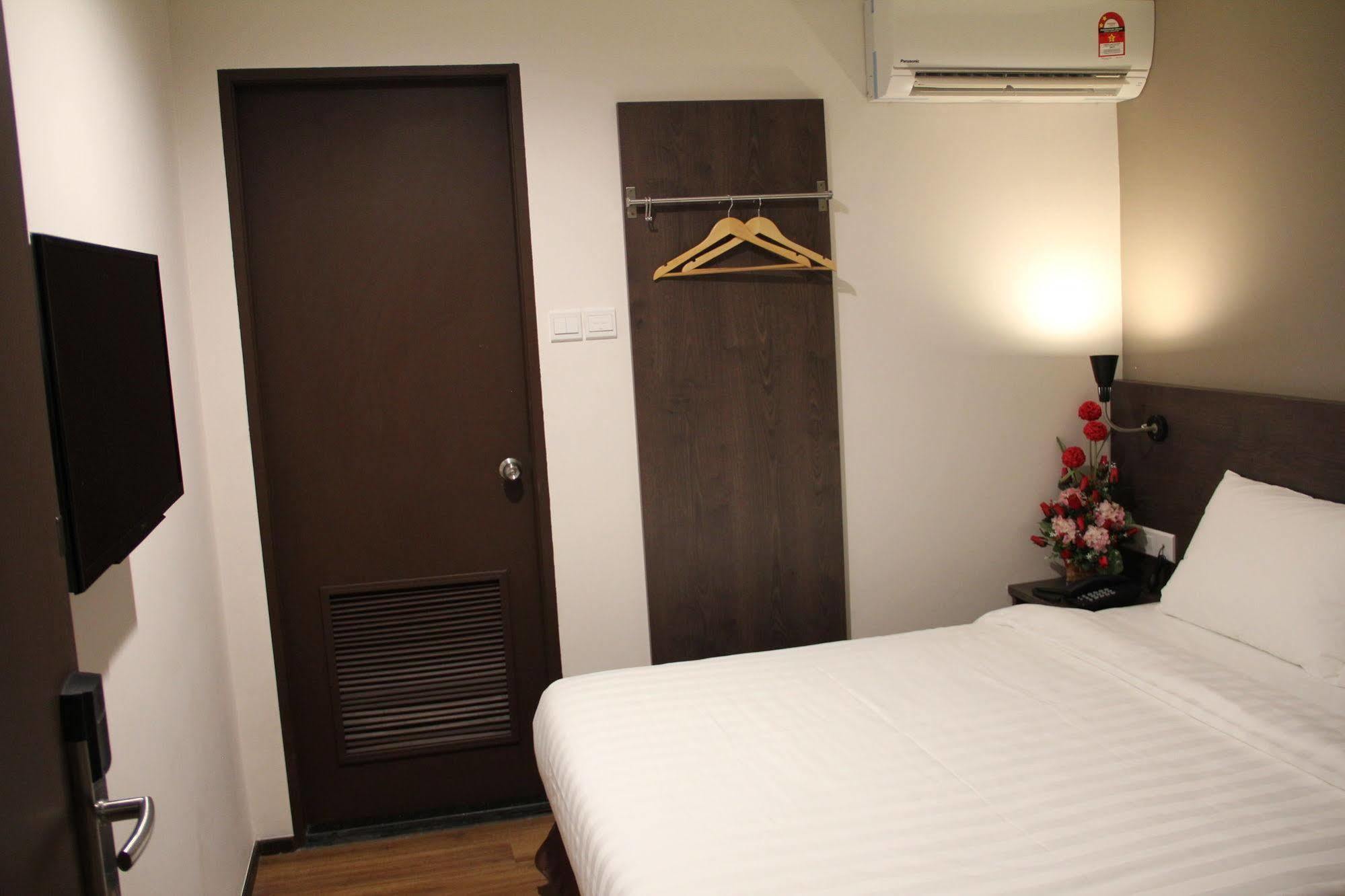 Kl Hotel Labuan Esterno foto
