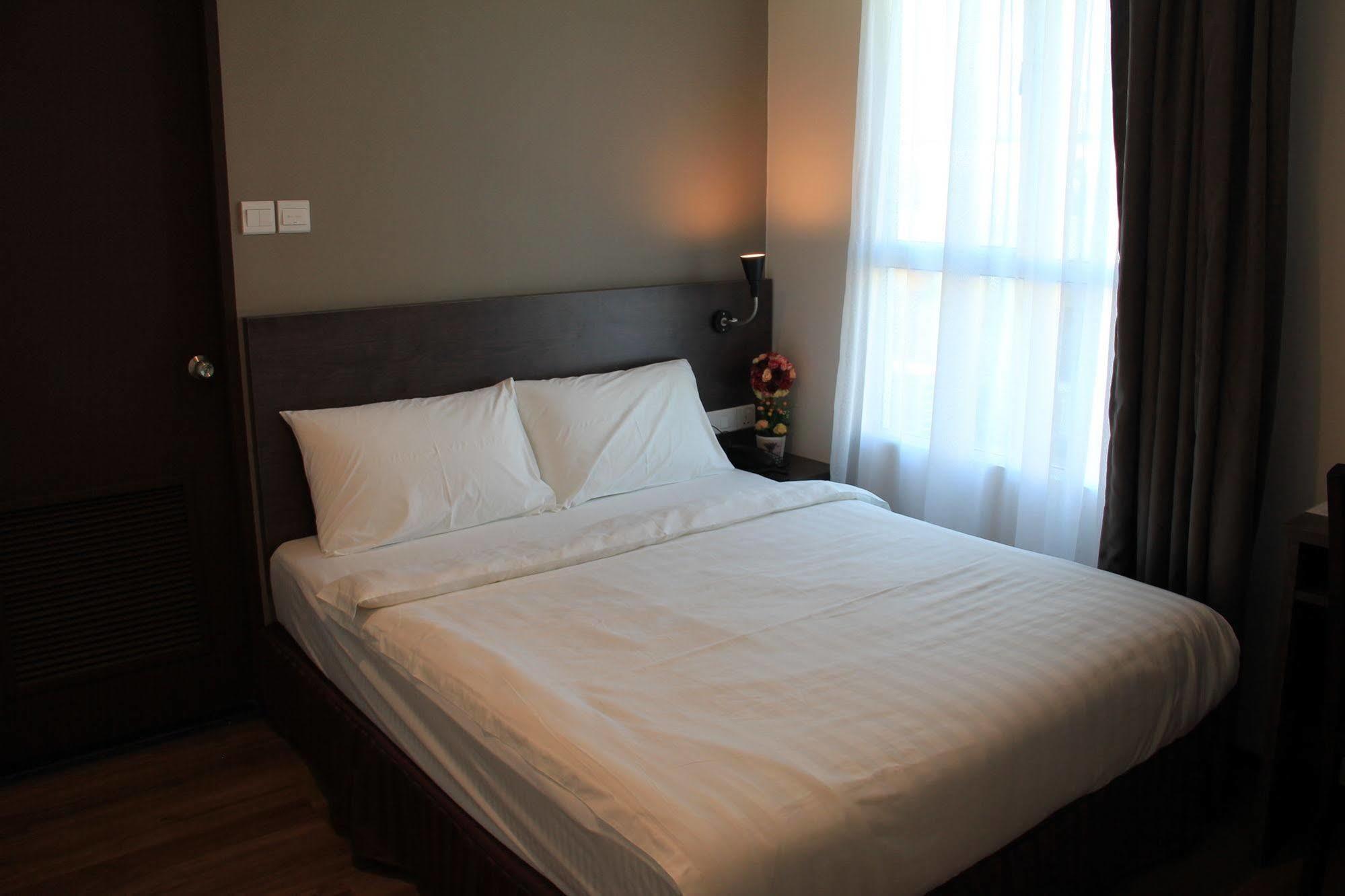 Kl Hotel Labuan Esterno foto